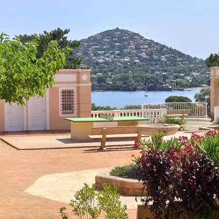 Apartment Cap Esterel Belvedere: Seaside Garden With Pool