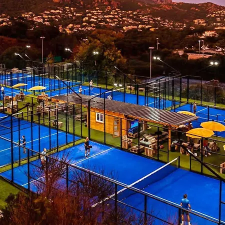 Cap Esterel, Quartier Belvédère 2p Meublé Tourisme 3 étoiles Climatisé Rez-de-jardin, Vue Mer, Wifi, Piscine Et Parking Inclus