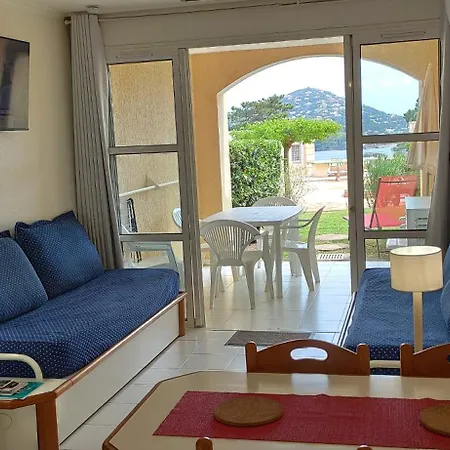 Appartement Cap Esterel T2 1ch 4-5p Rez-de-jardin Vue Mer, Piscine, Parking Et Ménage Inclus, Wifi Gratuit