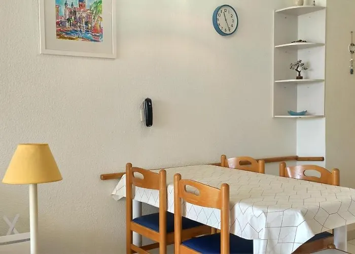 Cap Esterel, Quartier Belvedere 2p Meuble Tourisme 3 Etoiles Climatise Rez-de-jardin, Vue Mer, Wifi, Piscine Et Parking Inclus Apartmán
