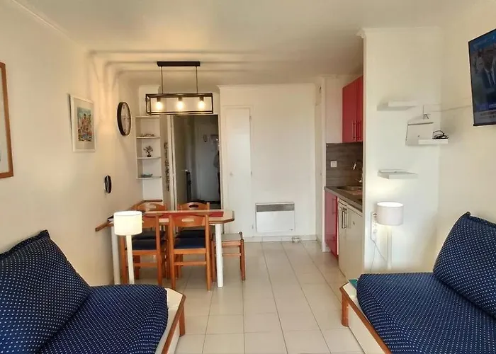 Apartmán Cap Esterel, Quartier Belvedere 2p Meuble Tourisme 3 Etoiles Climatise Rez-de-jardin, Vue Mer, Wifi, Piscine Et Parking Inclus